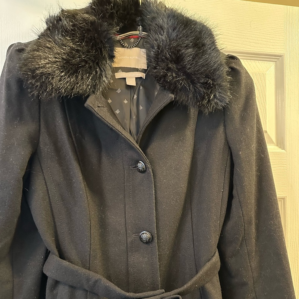 Women’s Banana Republic peacoat, excellent condition.  Only wore one time.